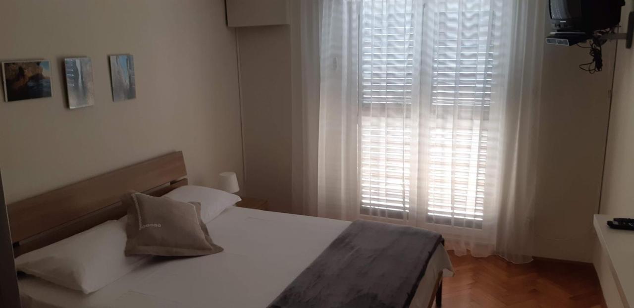 Apartments Marzic Pag Town Eksteriør bilde